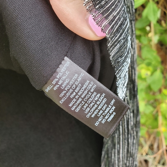 NWT Worthington Women's V-Neck Black and Silver Striped Peplum Blouse Size Small - Picture 13 of 17